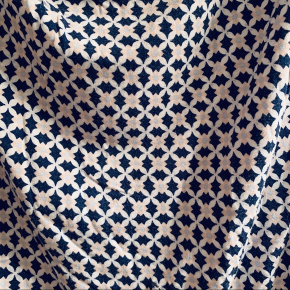 Draped Neck Short Sleeved Top With Mosaic Pattern - Picture 3 of 5